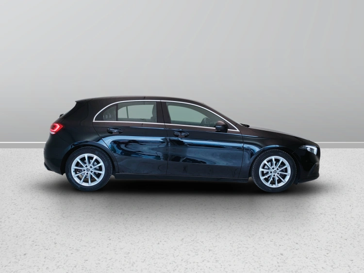 7 - Mercedes-Benz Classe A 180 d Sport Extra auto