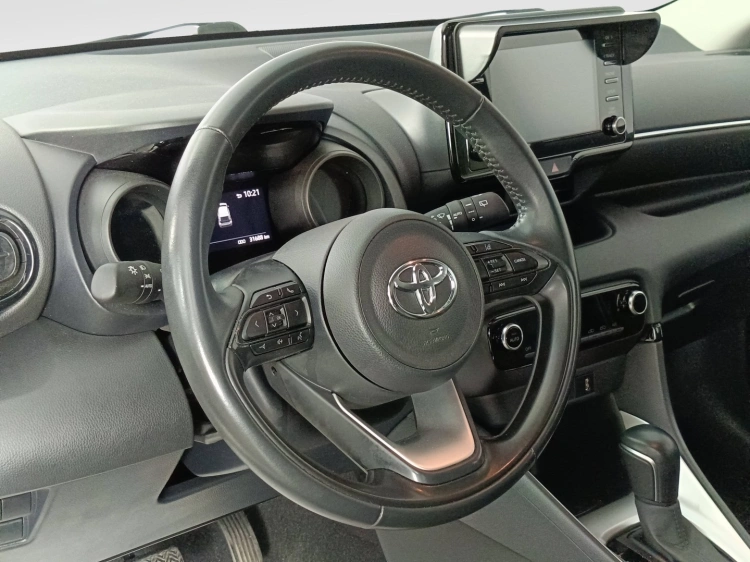 16 - Toyota Yaris Yaris 1.5h Trend