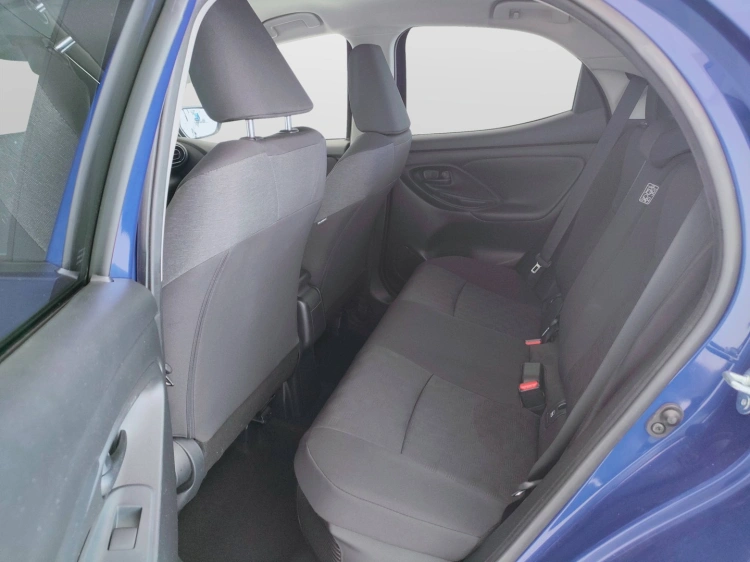 13 - Toyota Yaris Yaris 1.5h Trend