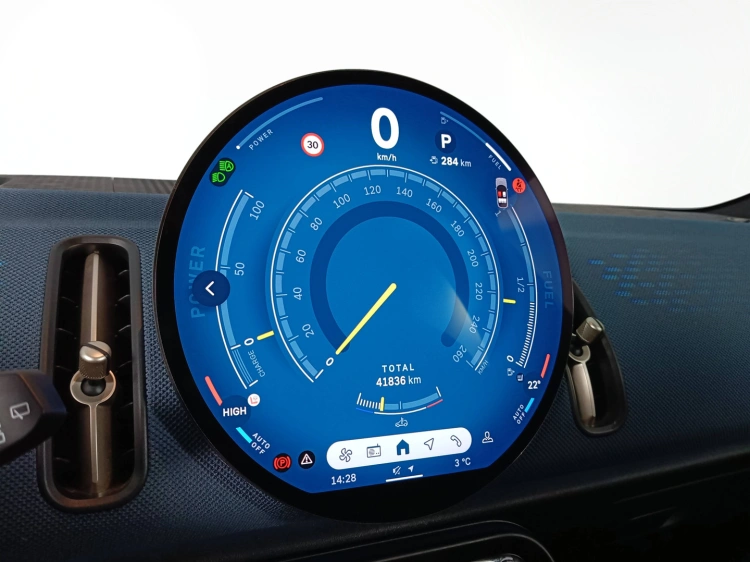 12 - MINI Countryman Mini Countryman 2.0 48V D Favoured auto