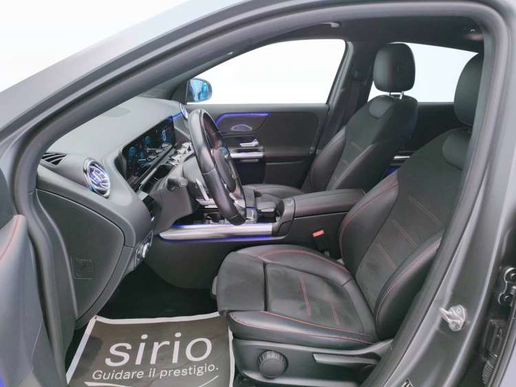 14 - Mercedes-Benz GLA 200 d Premium auto