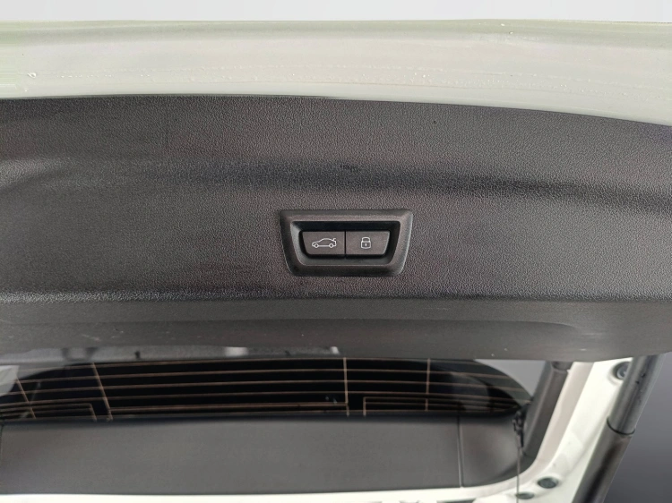 15 - BMW X1 X1 sdrive18d X-Line auto