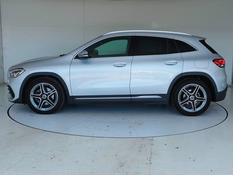 3 - Mercedes-Benz GLA 180 d Premium auto