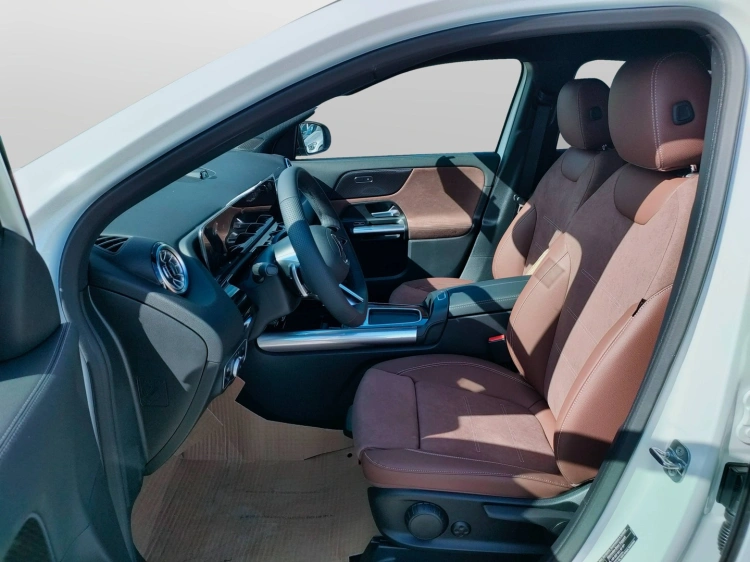 7 - Mercedes-Benz GLA 200 d automatic