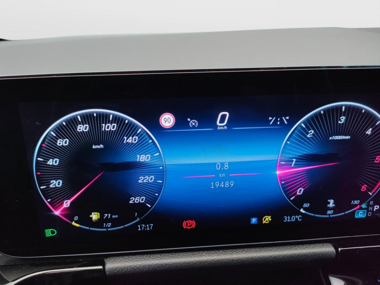 20 - Mercedes-Benz GLA 180 d Progressive Advanced Plus auto