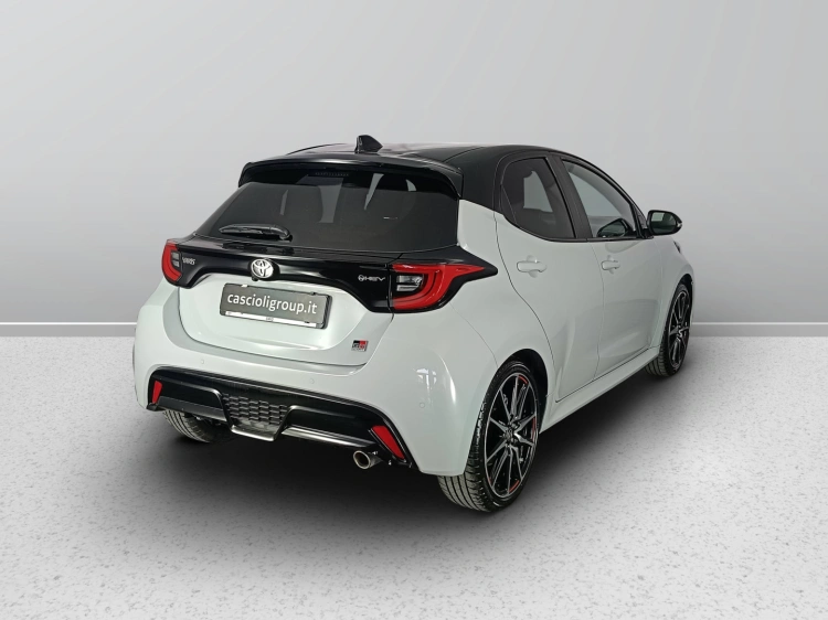4 - Toyota Yaris Yaris 1.5h 130 GR Sport