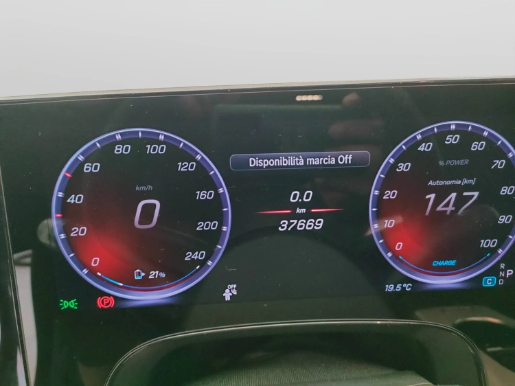 20 - Mercedes-Benz CLA EQ CLA 350 4MATIC con tecnologia EQ