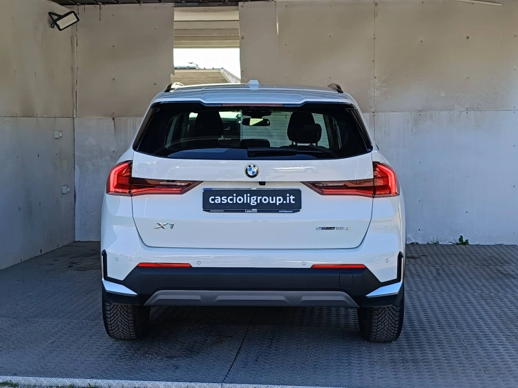 5 - BMW X1 X1 sdrive18d X-Line auto