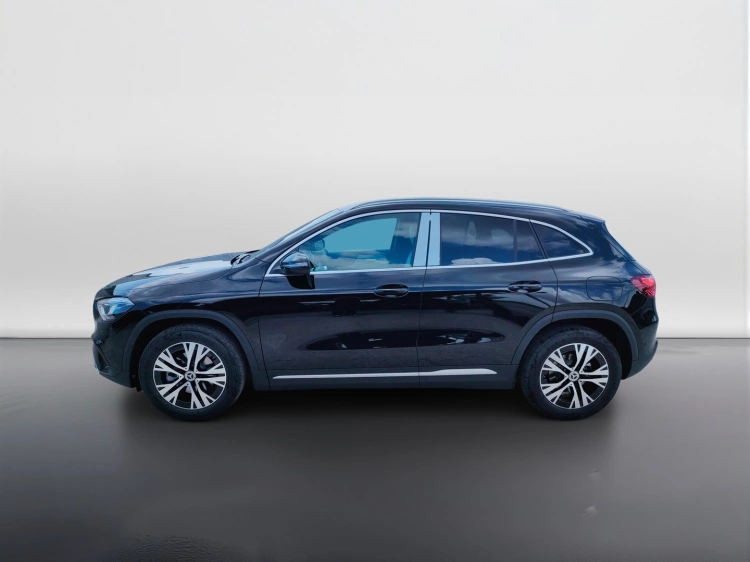 3 - Mercedes-Benz GLA 180  d Automatic