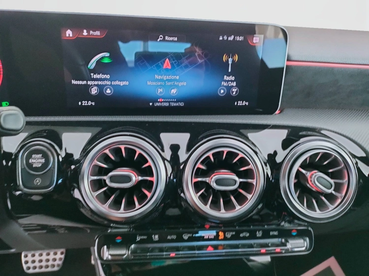 11 - Mercedes-Benz Classe A 200 d Premium Night edition 4matic auto