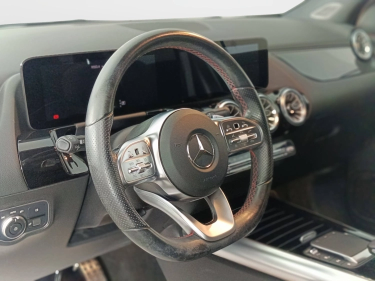 17 - Mercedes-Benz GLA GLA-H247 2020 - 180 d Premium auto