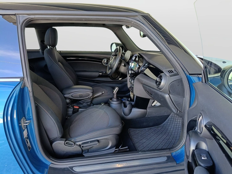 11 - MINI Cooper Mini 3p 1.5 Cooper Business auto