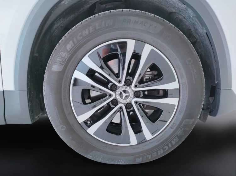 10 - Mercedes-Benz GLA 200 d Advanced 4matic auto