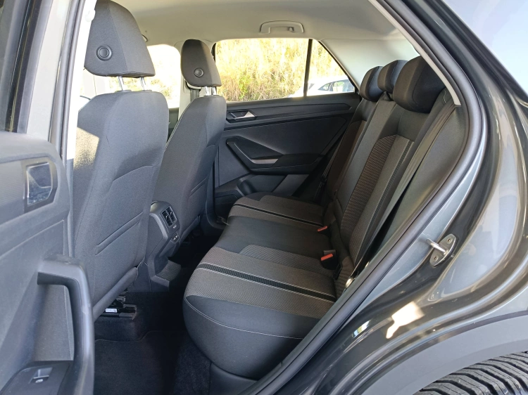 9 - Volkswagen T T-Roc 1.5 tsi Style dsg