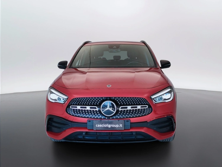 2 - Mercedes-Benz GLA 200 d Premium auto