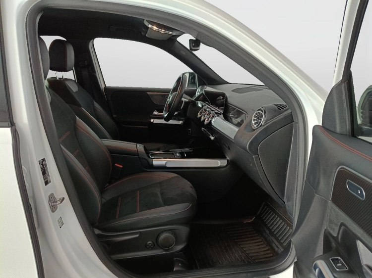 11 - Mercedes-Benz GLB 200 d AMG Line Advanced Plus auto