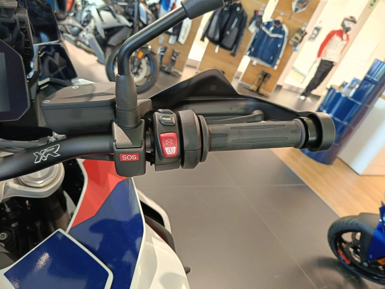 6 - BMW Motorrad XR S 1000 XR