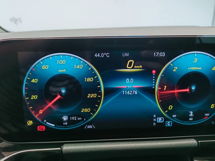 19 - Mercedes-Benz GLA 200 d Sport Plus 4matic auto