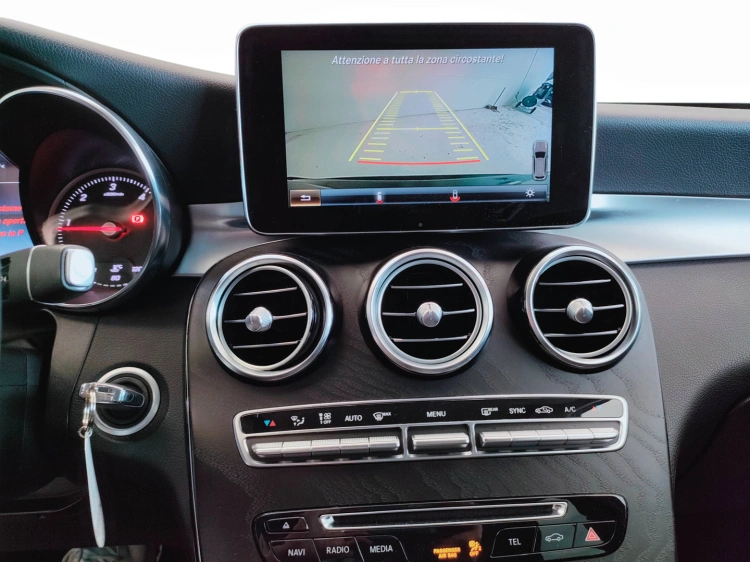 12 - Mercedes-Benz GLC 250 d Premium 4matic auto