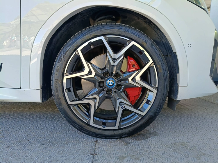 18 - BMW iX2 BMW iX2 xDrive30