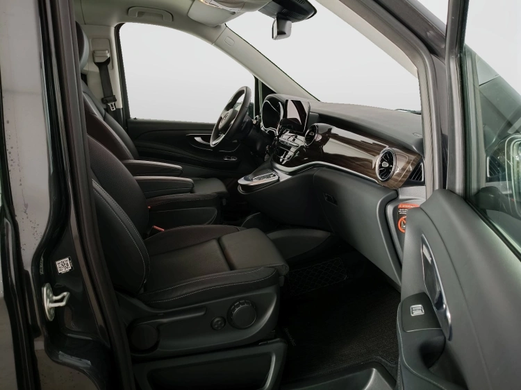 12 - Mercedes-Benz Classe V Extralong 300 d Premium 4matic auto