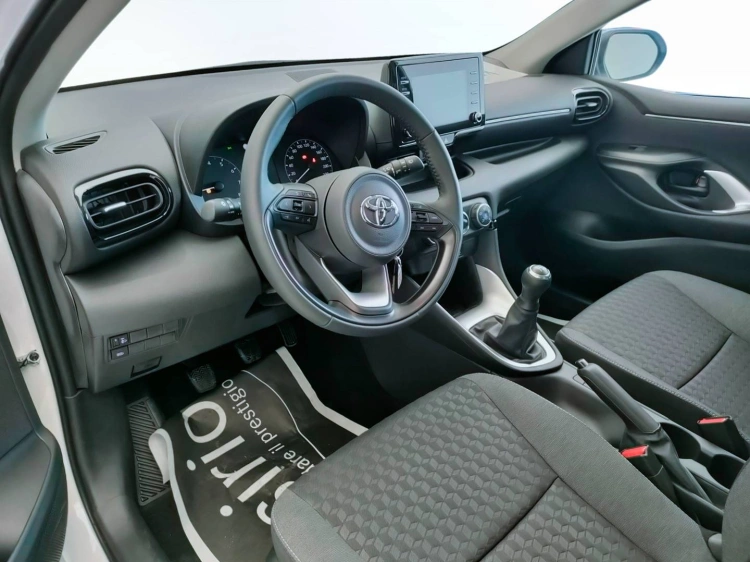 7 - Toyota Yaris Yaris 1.0 Active