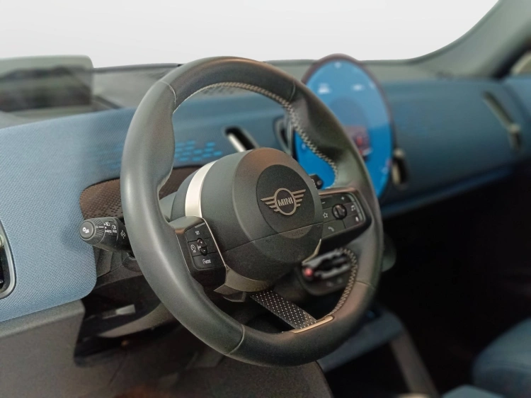16 - MINI Countryman Mini Countryman 2.0 48V D Classic auto