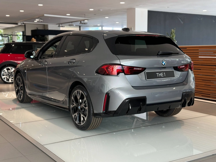 8 - BMW Serie 1 BMW 120d