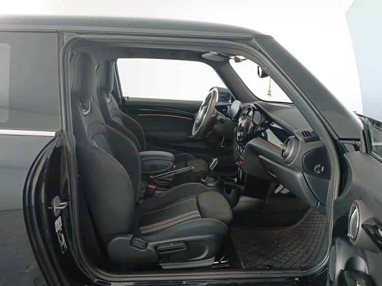 12 - MINI Cooper Mini 3p 1.5 Cooper JCW auto