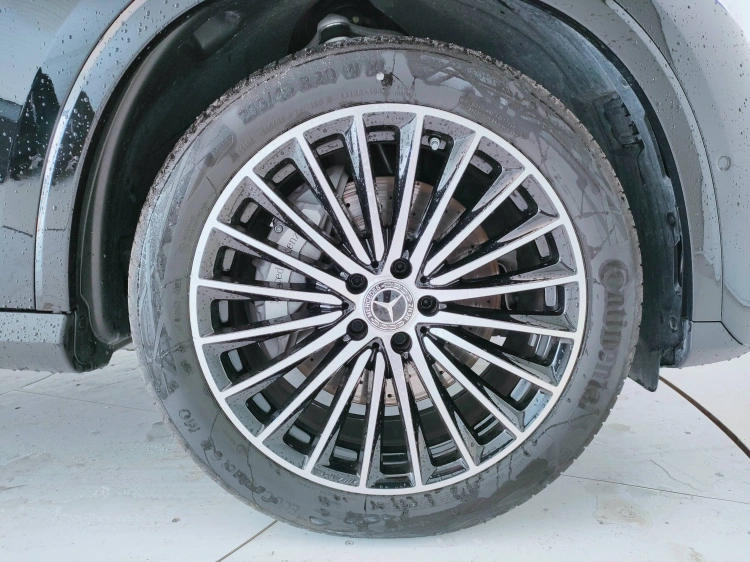 8 - Mercedes-Benz GLC 220 d 4MATIC