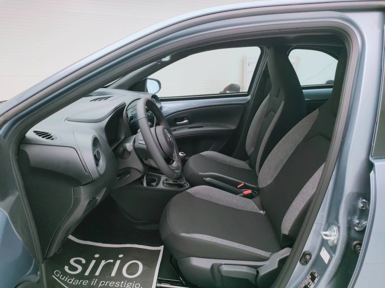 12 - Toyota Aygo X AYGO X 10B MT ACTIVE MY24