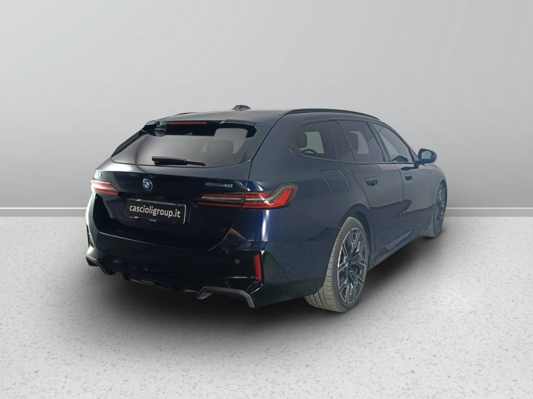 5 - BMW i5 BMW i5 eDrive40 Touring