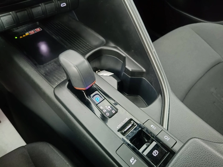 17 - Toyota C-HR C-HR 1.8 hv Trend fwd e-cvt