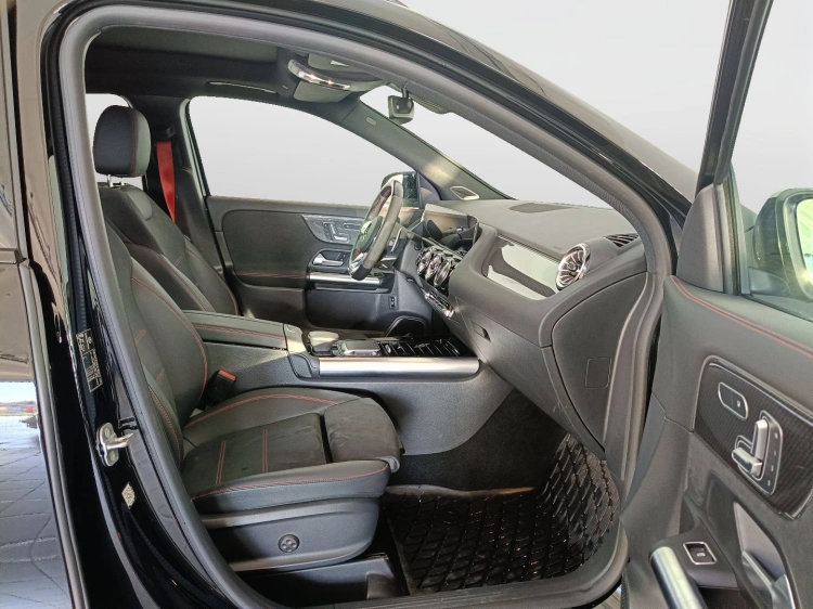 11 - Mercedes AMG GLA GLA 35 AMG 4matic auto