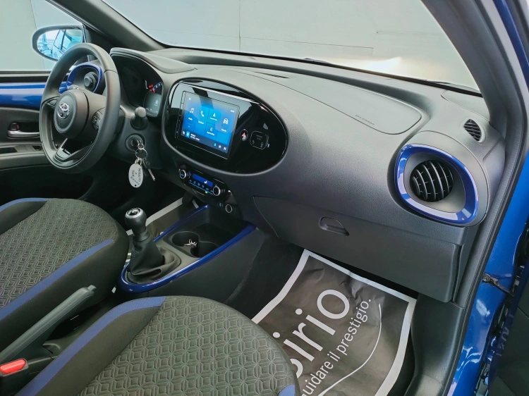 12 - Toyota Aygo X Aygo X 1.0 Trend 72cv