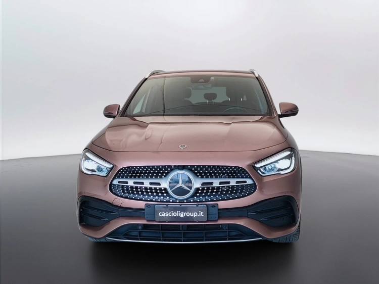 2 - Mercedes-Benz GLA 200 d Premium auto