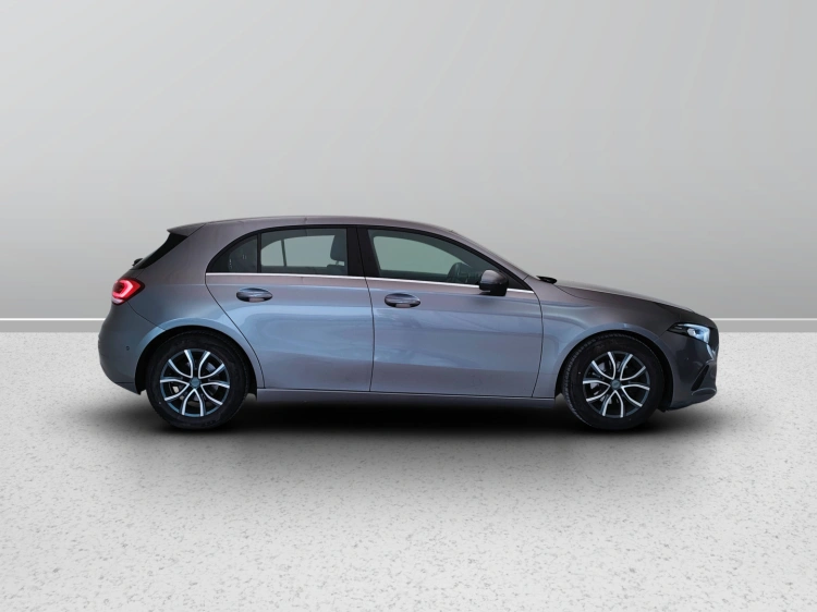 7 - Mercedes-Benz Classe A 180 d Business auto