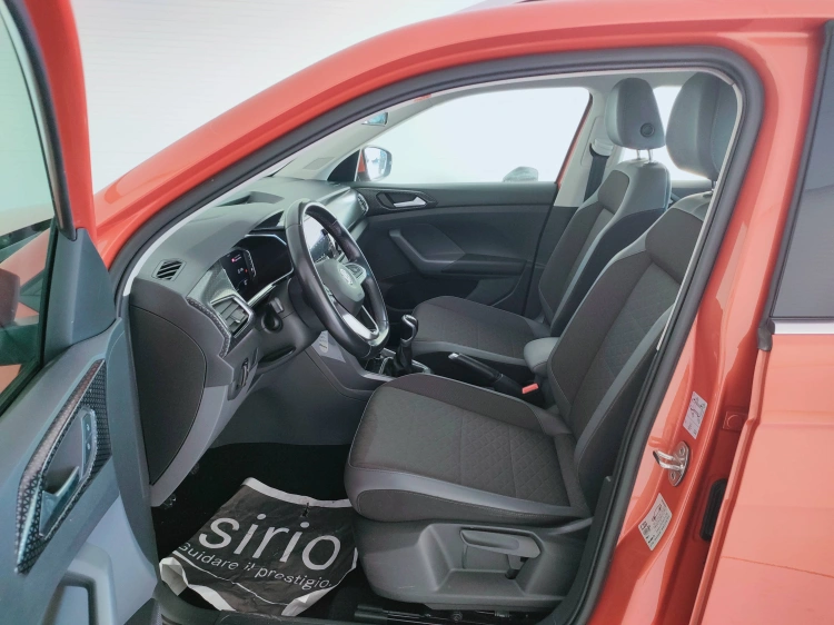 13 - Volkswagen T T-Cross 1.0 tsi Advanced 115cv