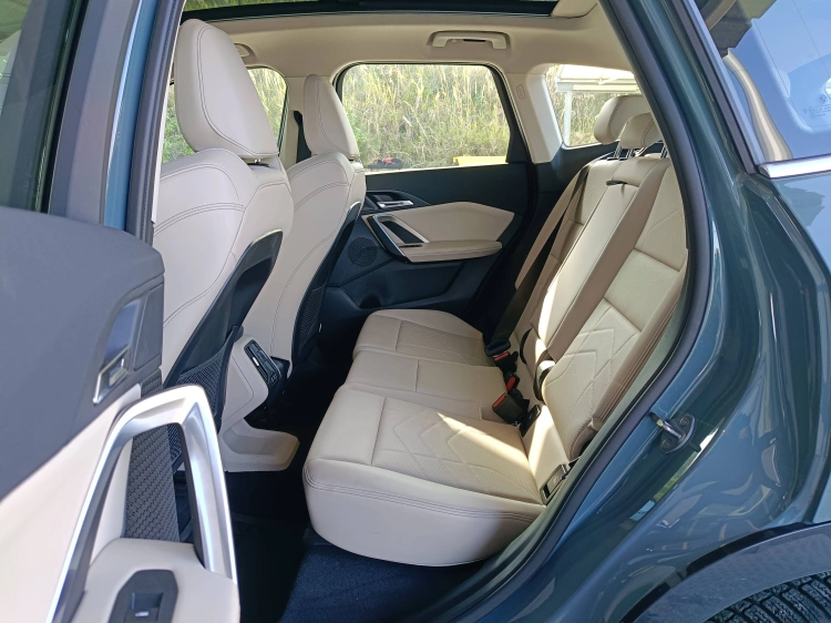 9 - BMW X1 X1 sdrive18d X-Line auto