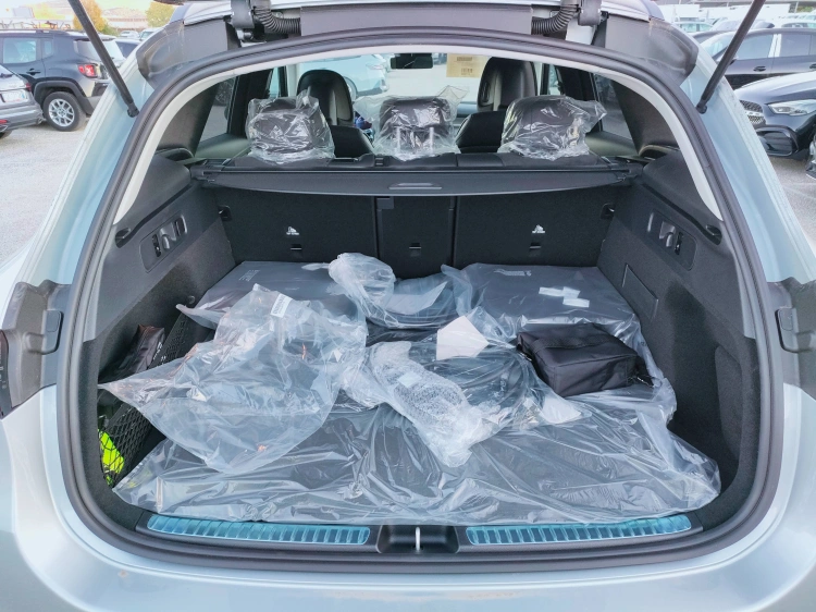 5 - Mercedes-Benz GLC 300 de 4MATIC