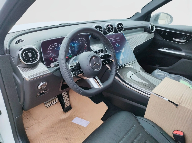 9 - Mercedes-Benz GLC 300 de 4MATIC