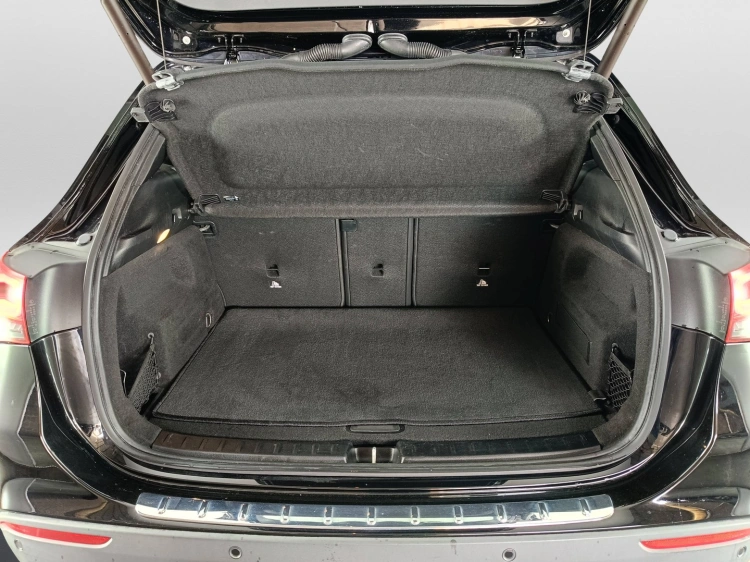19 - Mercedes-Benz GLA 200 d Sport Plus auto