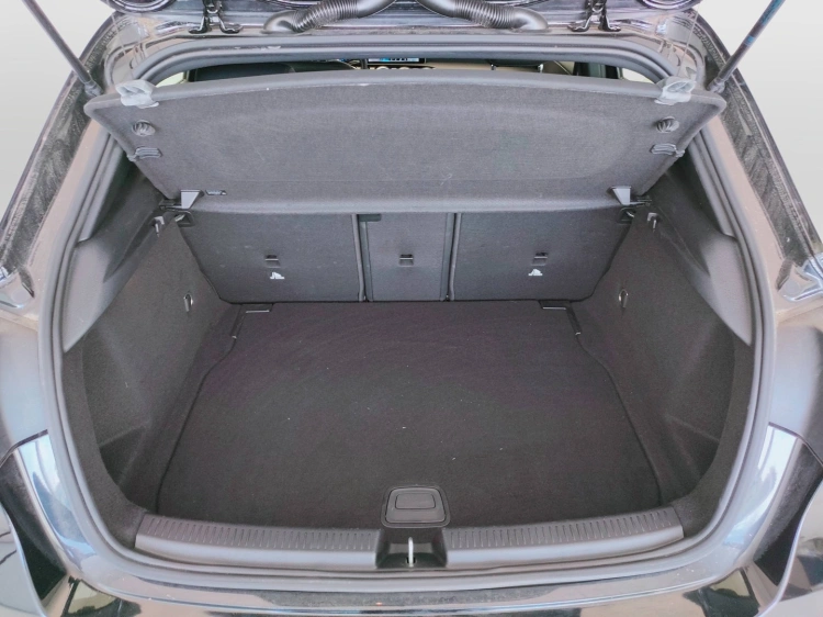 10 - Mercedes-Benz Classe A 180 d Premium auto