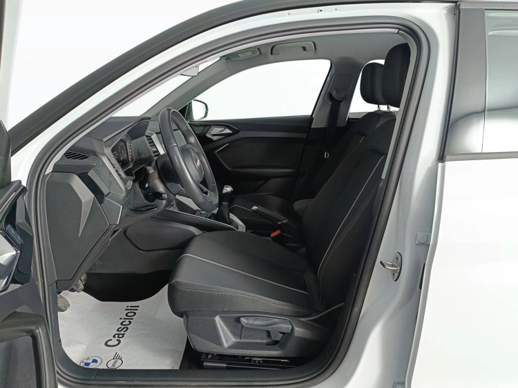 8 - Audi A1 A1 Sportback 25 1.0 tfsi