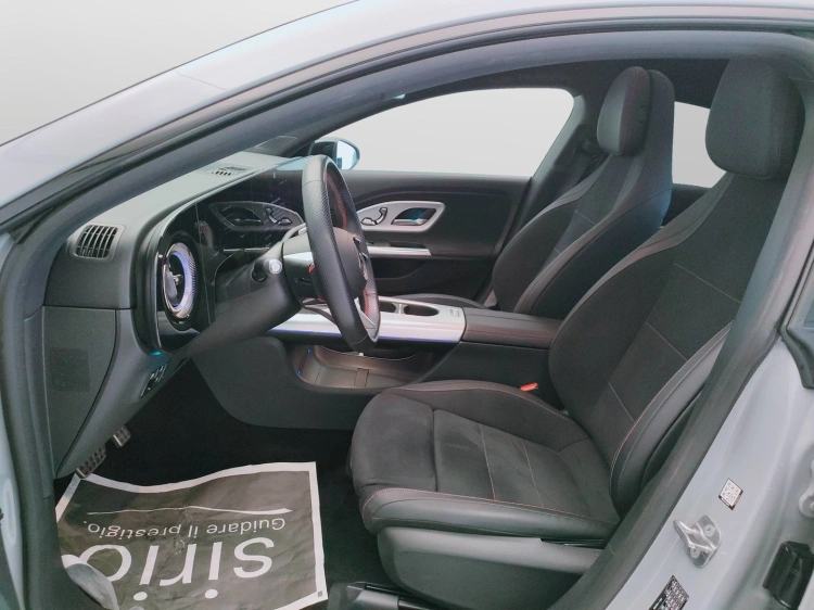 14 - Mercedes-Benz CLA EQ CLA 350 4MATIC con tecnologia EQ
