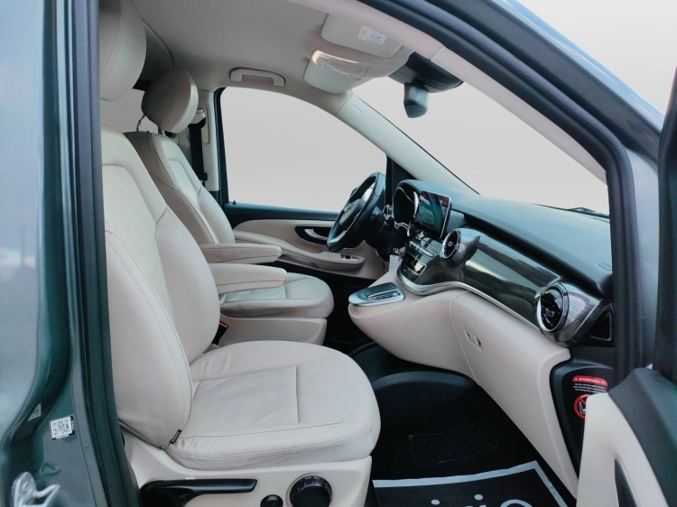 9 - Mercedes-Benz Classe V Long 250 d Premium 4matic auto