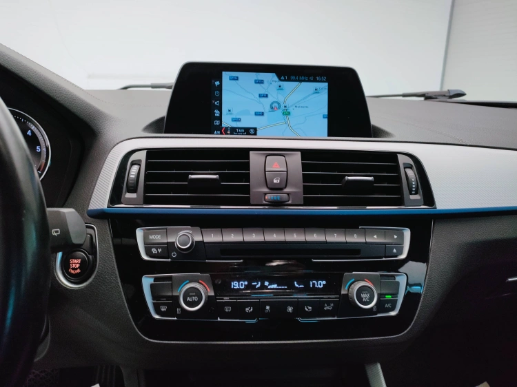 12 - BMW Serie 1 116d 5p Msport