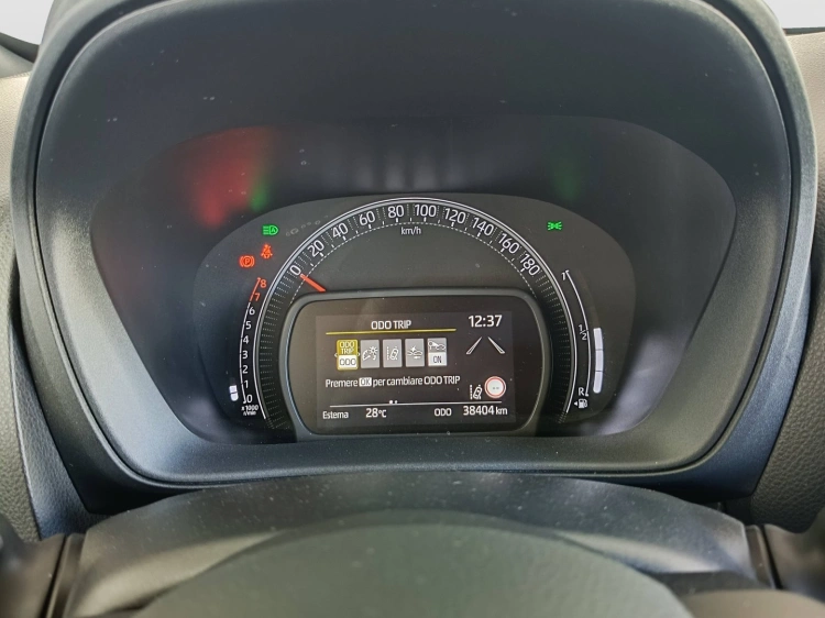 12 - Toyota Aygo X Aygo X 1.0 Trend 72cv