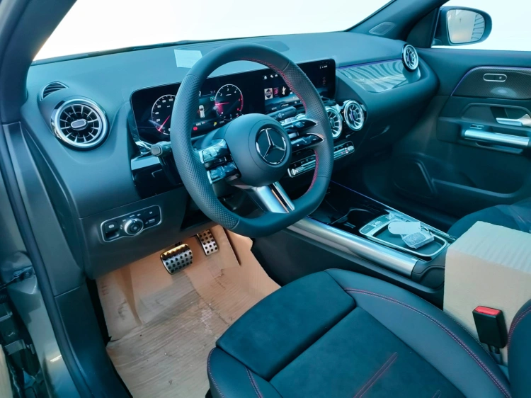 7 - Mercedes-Benz GLA 200 d automatic