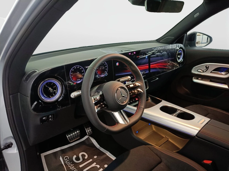 7 - Mercedes-Benz GLB 250+ con tecnologia EQ